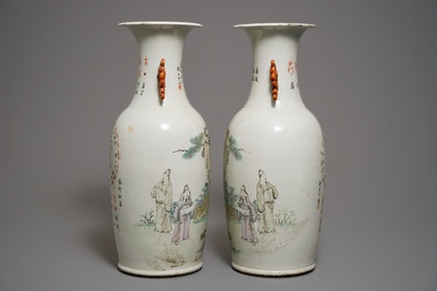 A pair of large Chinese qianjiang cai vases, 19/20th C.